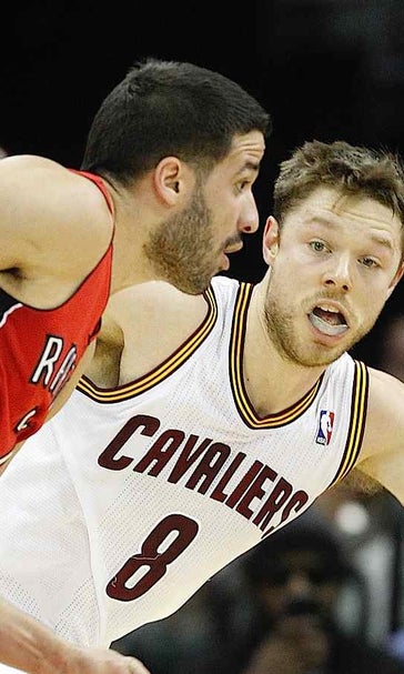 DeRozan scores 33 in Raptors' 99-93 win over Cavs